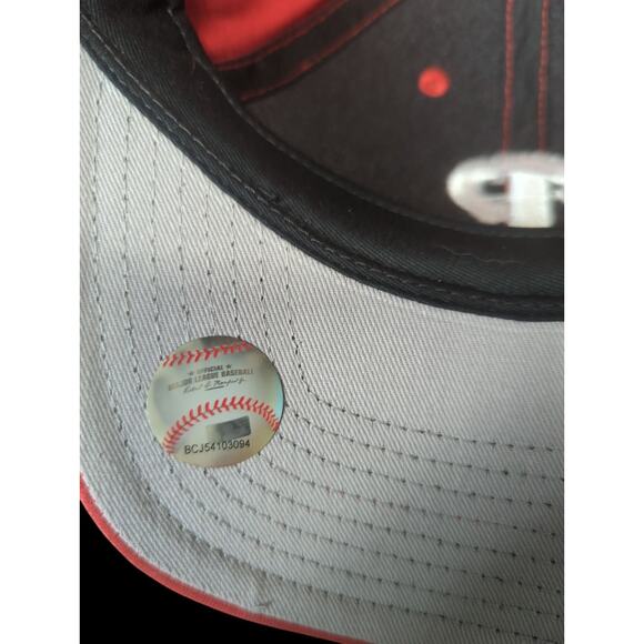 MLB Fan Favorite Philadelphia Phillies Red Men Structured Adjustable Hat Cap NEW - Picture 7 of 10
